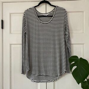 Banana Republic Luxespun Gray Grey White Striped Long Sleeve Curved Hem‎ Modal